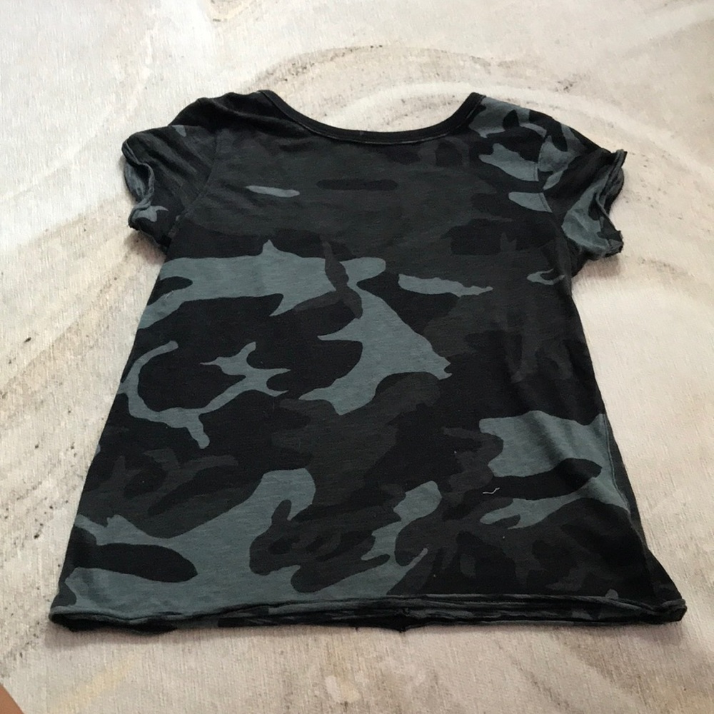 We The Free by Free People Women’s M Black & Gray Camo T-Shirt